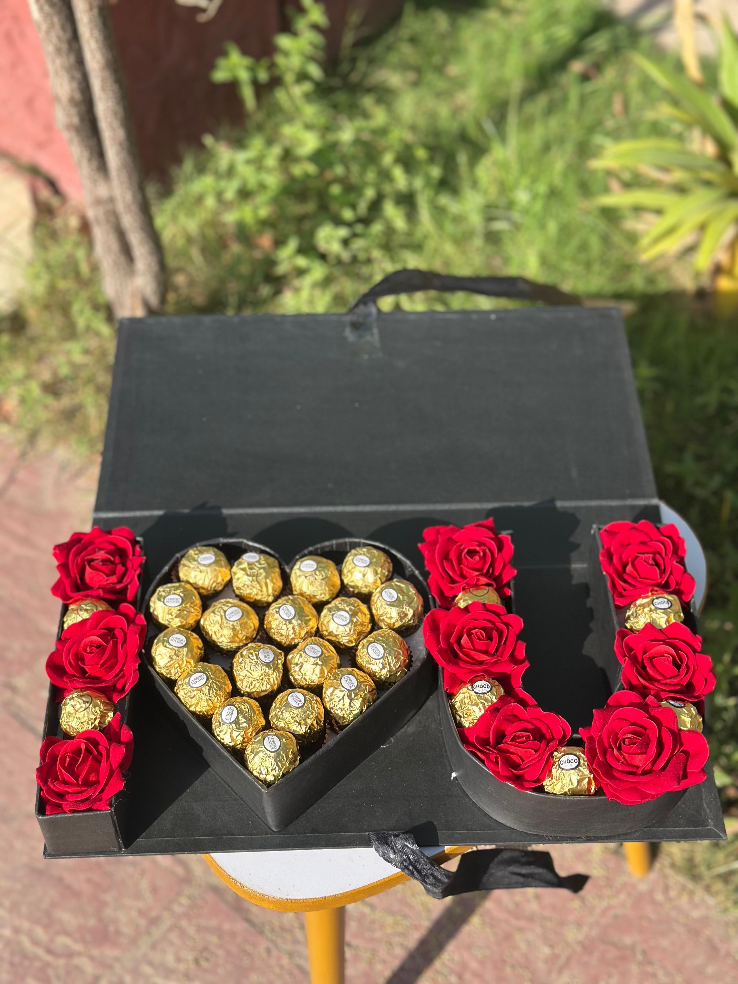 I❤️U box Ferrero rocher and artificial red roses I❤️U box Ferrero rocher and artificial red roses