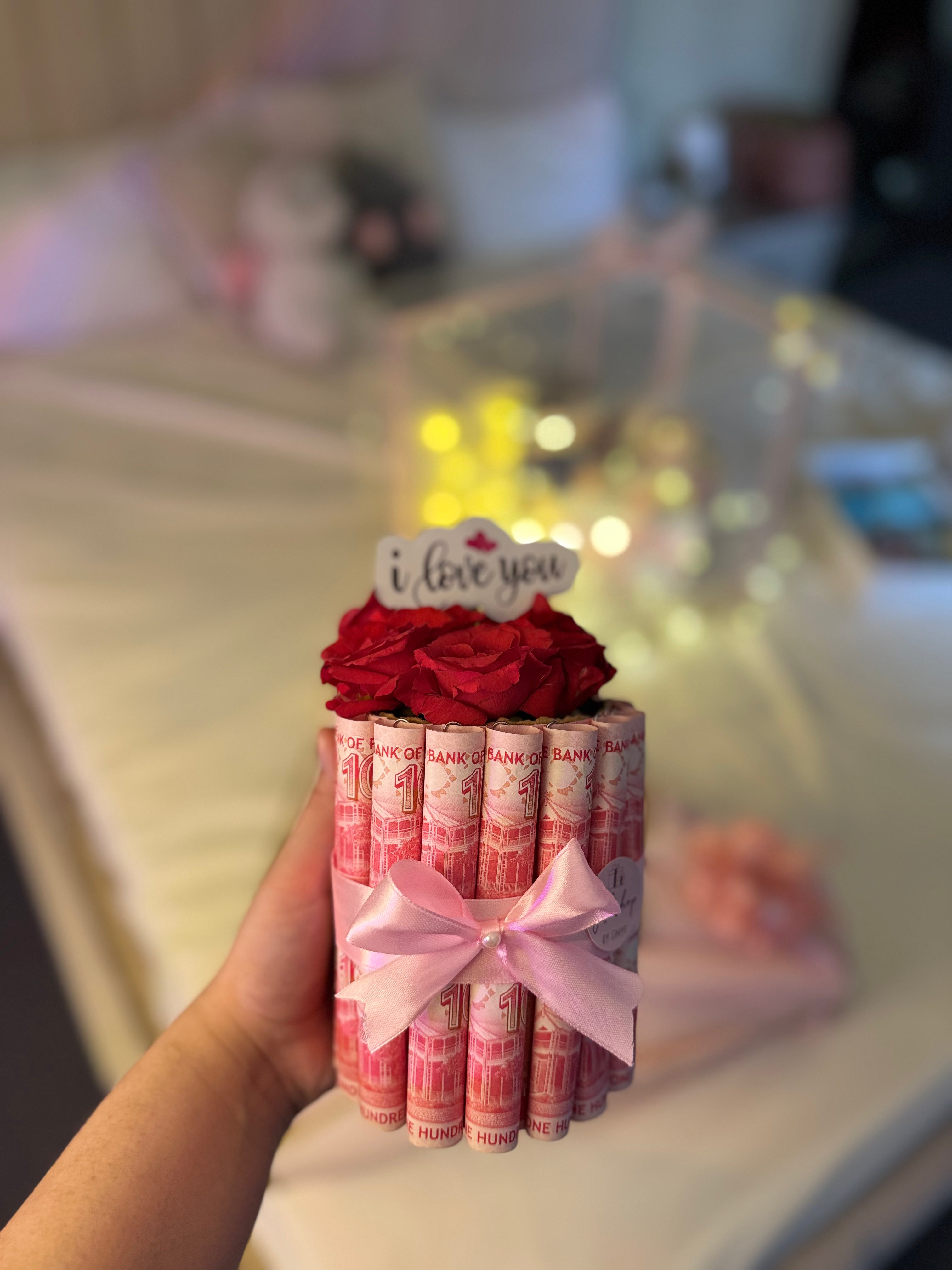 Cash Bouquet (cake style) β¨3,000 Cash Bouquet β Made with 100 Rupee Notes Cash Bouquet (cake style) β¨3,000 Cash Bouquet β Made with 100 Rupee Notes
