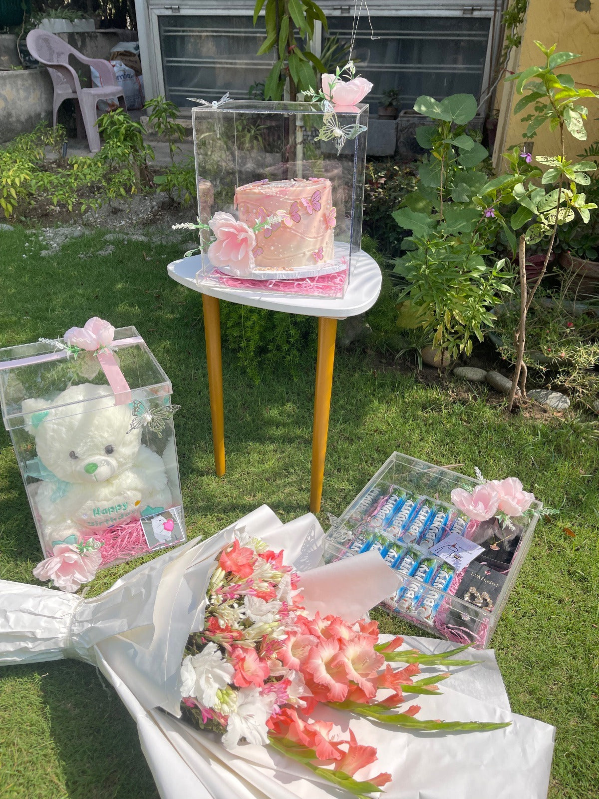 Royal Elegance Hamper Premium Birthday Surprise for Her Royal Elegance Hamper Premium Birthday Surprise for Her