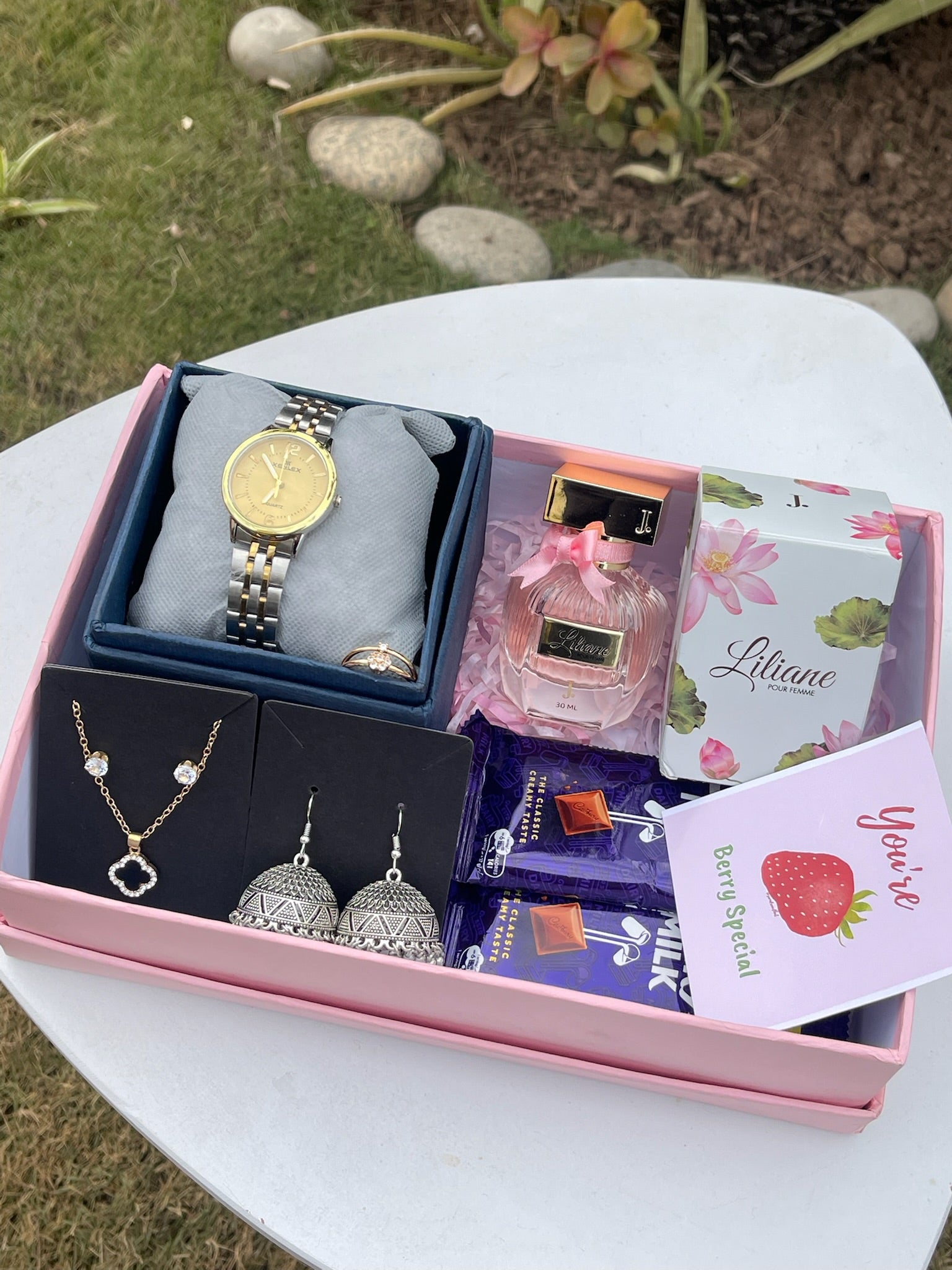 Minimal Giftbox For Her