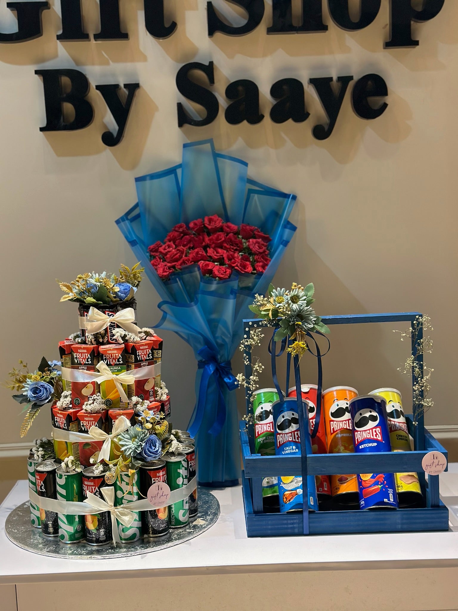 Royal Blue Delight Hamper