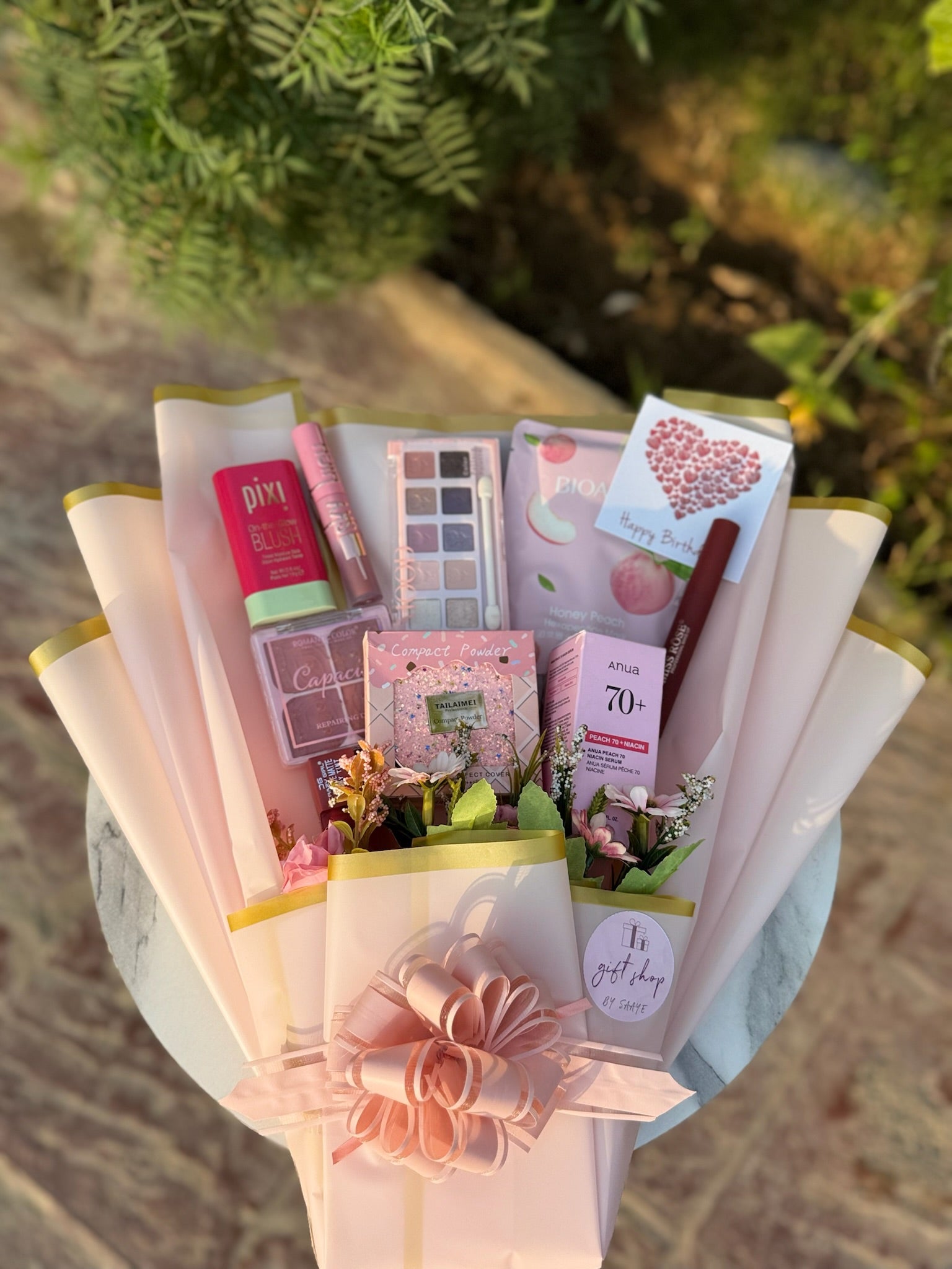 Minimal Makeup Bouquet