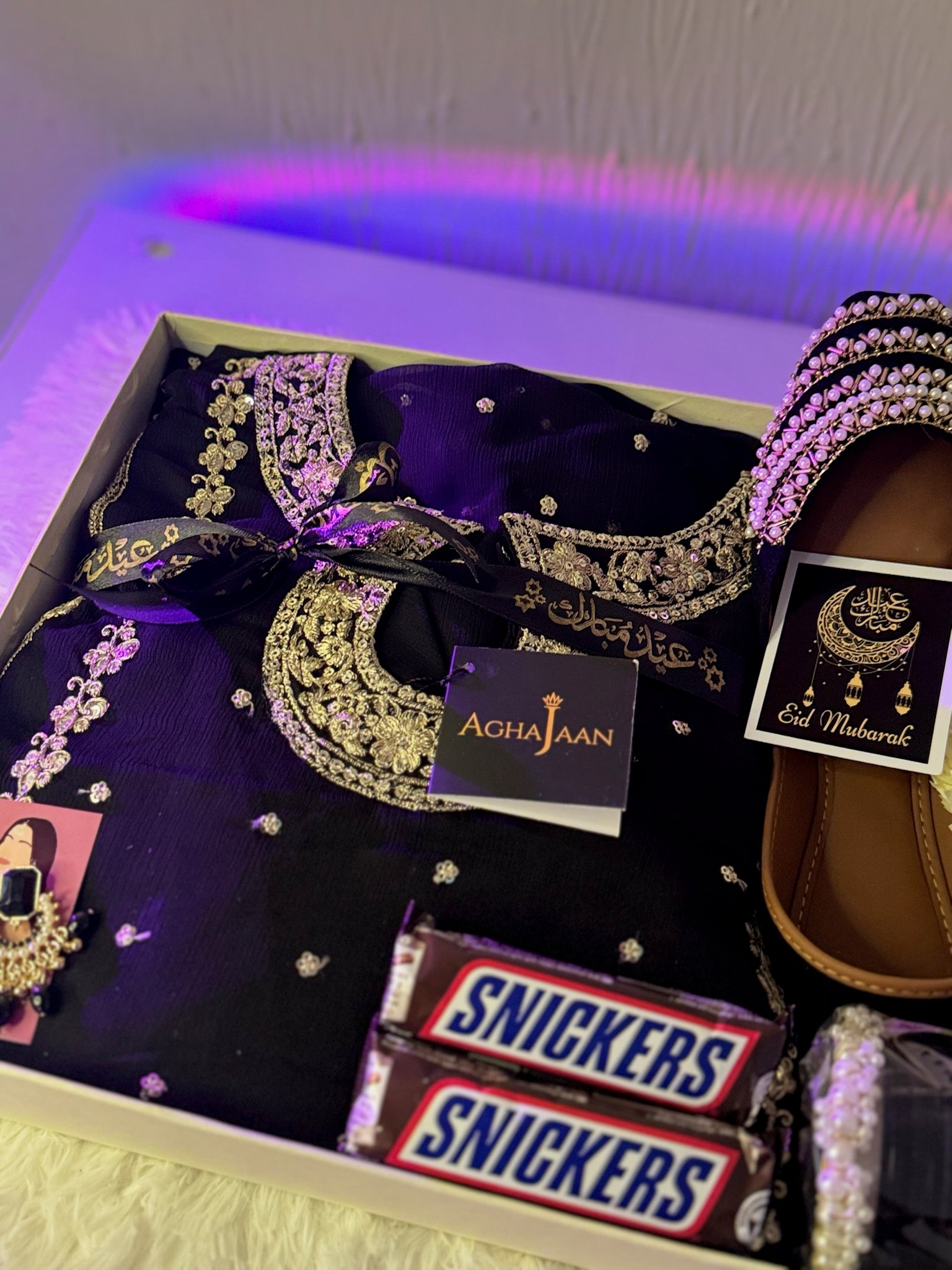Black Themed Giftbox For Her