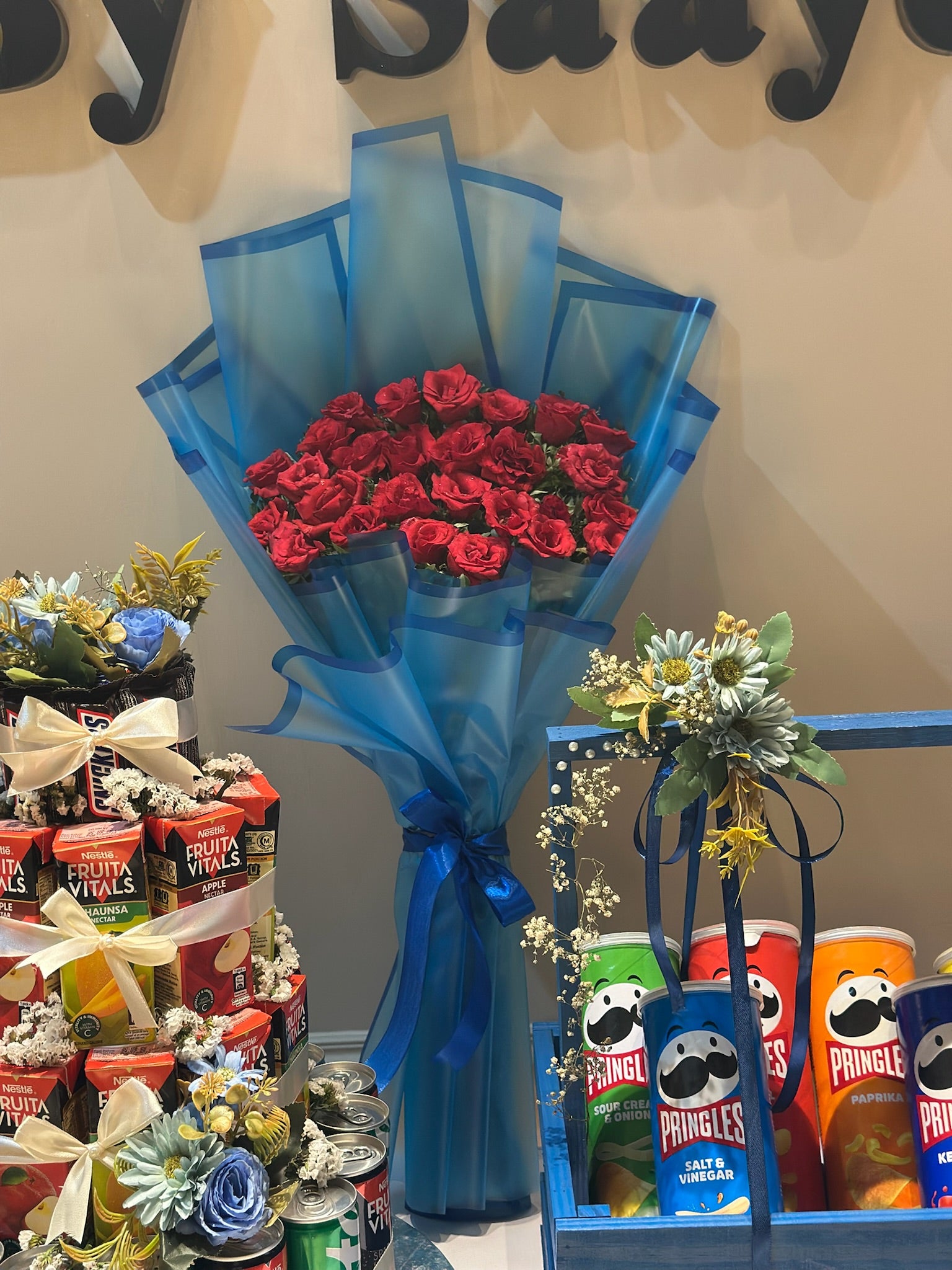 Royal Blue Delight Hamper