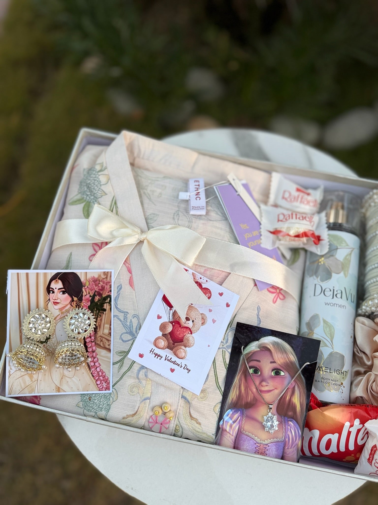 White Themed Giftbox for Her
