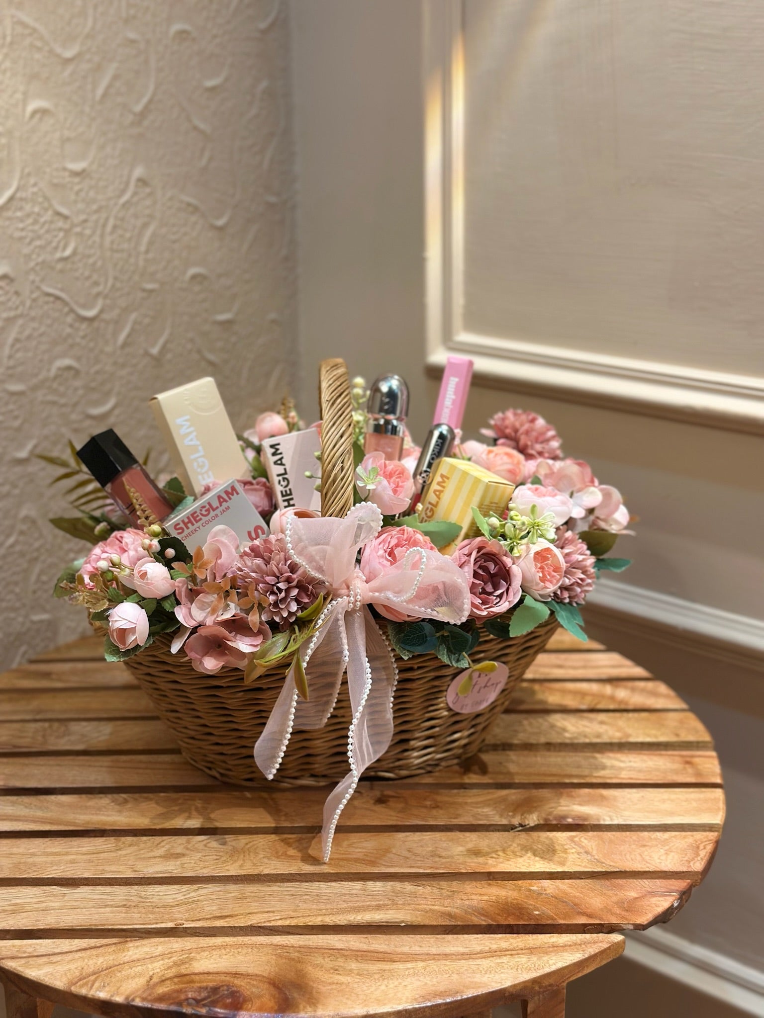 Makeup basket for her