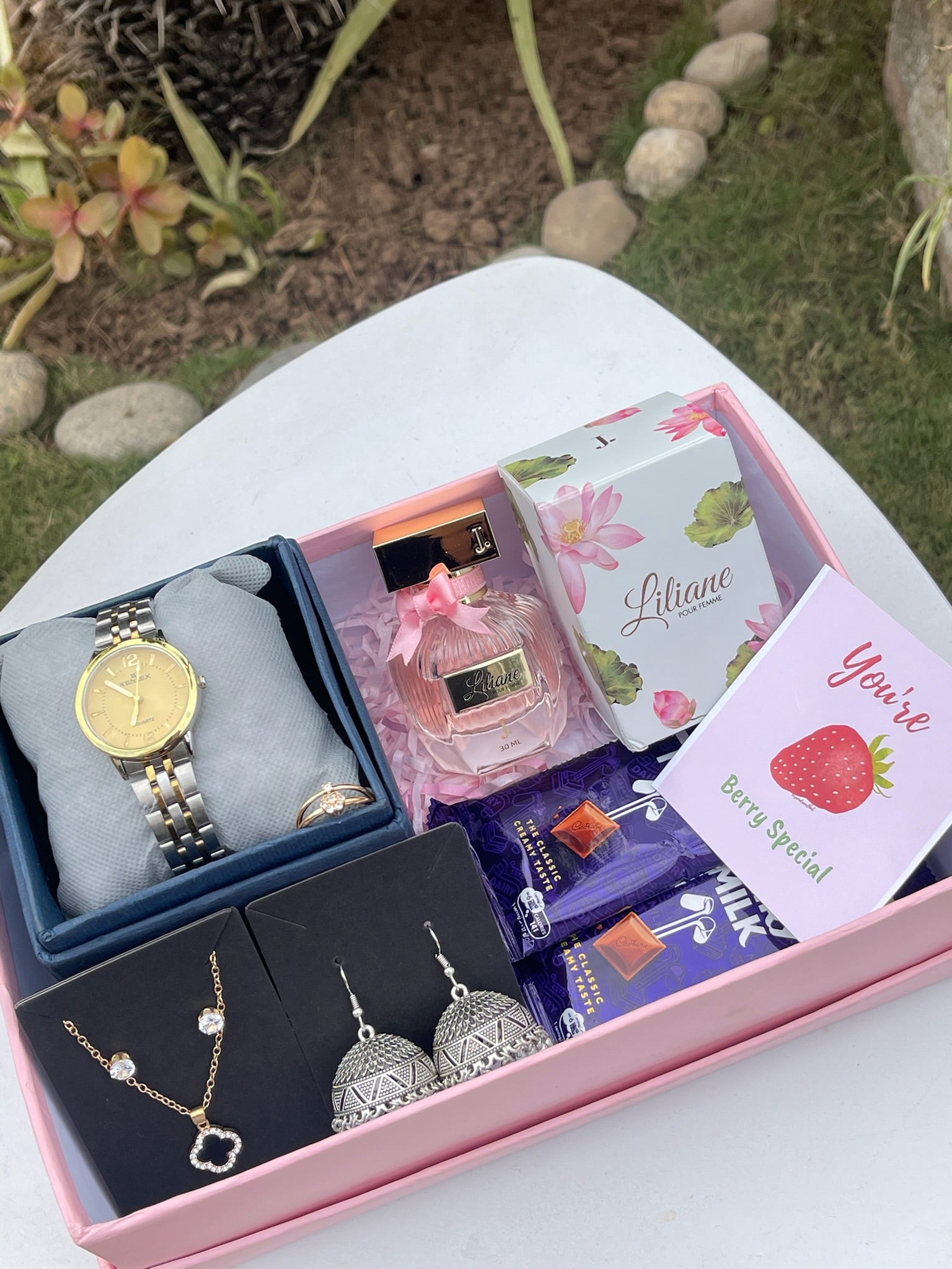 Minimal Giftbox For Her