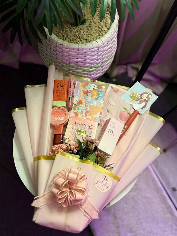 Minimal Makeup Bouquet