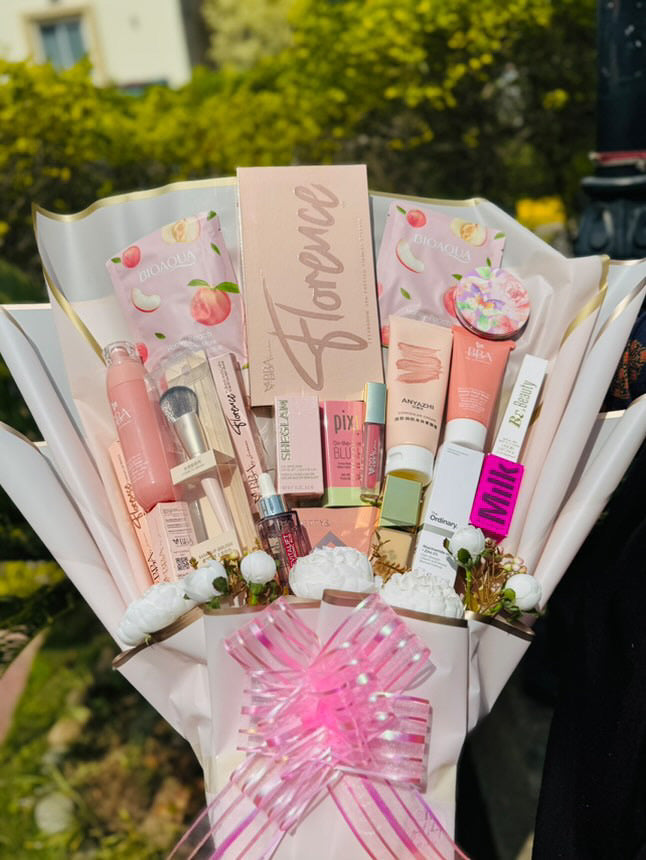 Makeup Bouquet