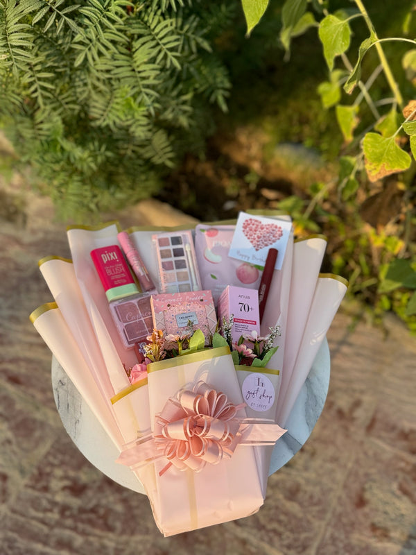 Minimal Makeup Bouquet
