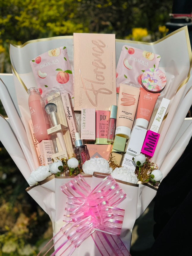 Makeup Bouquet