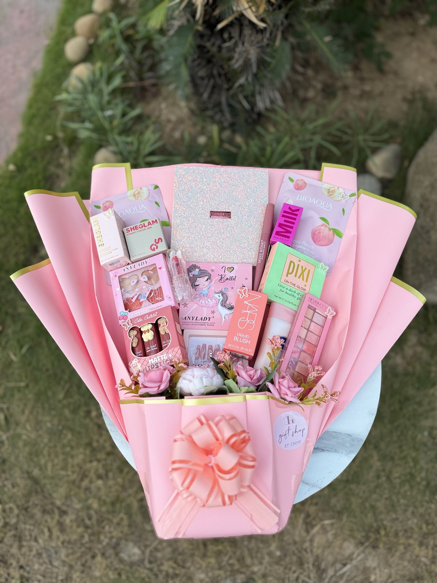 Makeup Bouquet