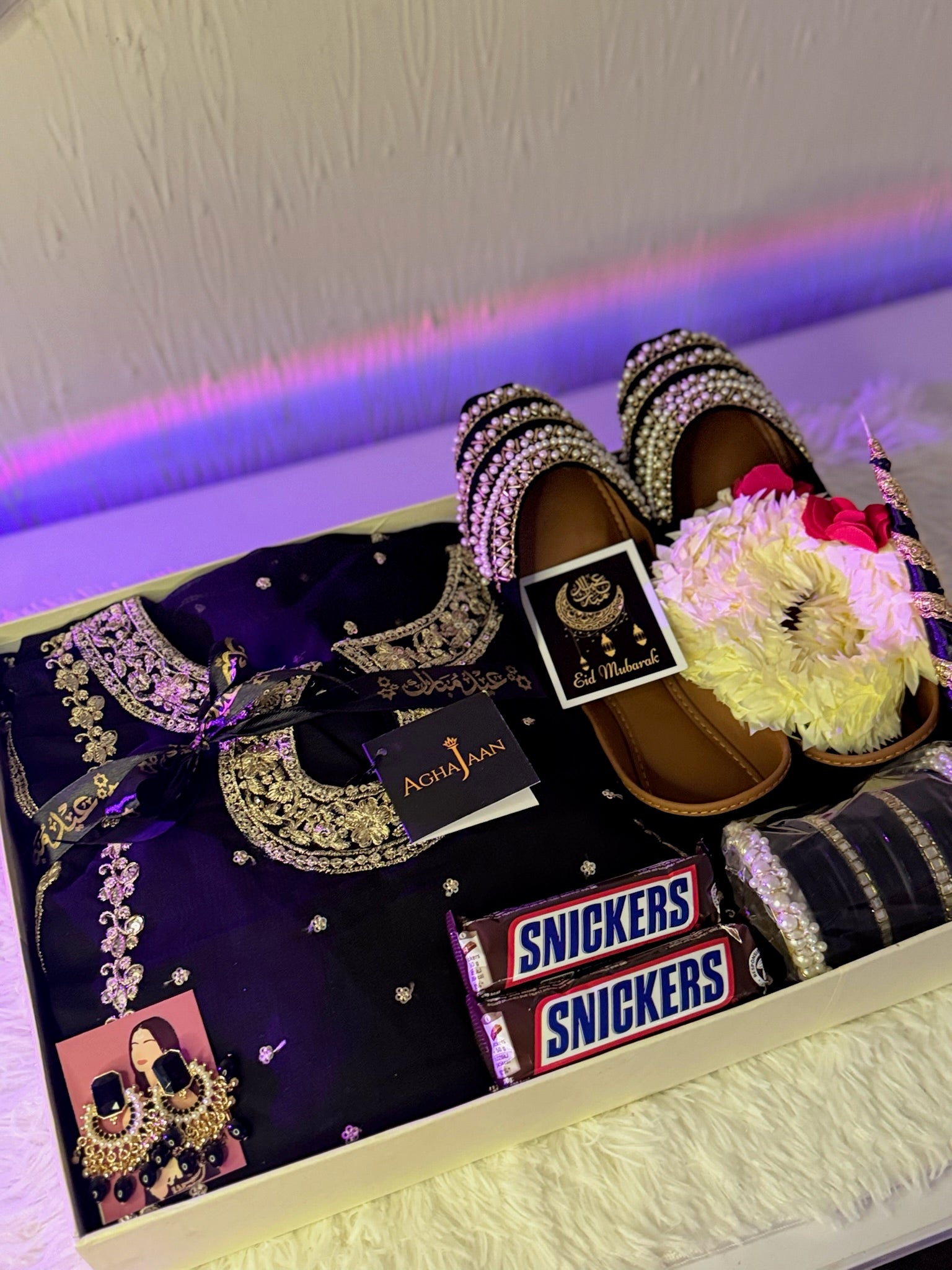 Black Themed Giftbox For Her