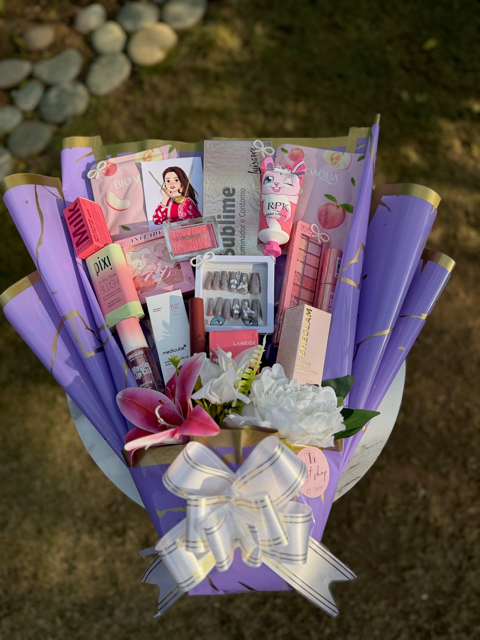 Purple & Pink Makeup Bouquet
