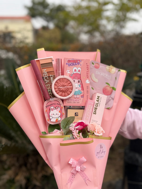 Minimal Makeup Bouquet Pink
