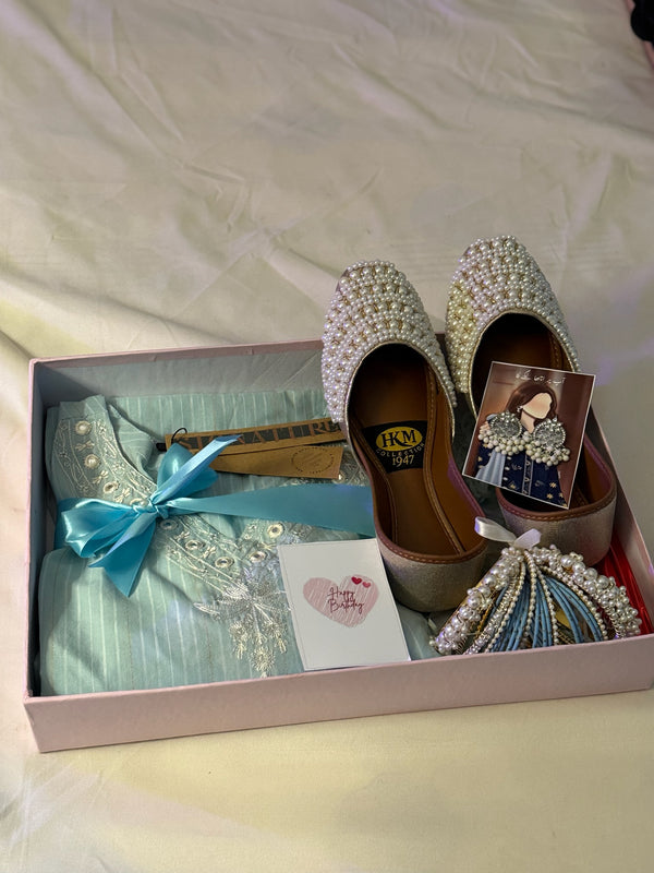 Kurta and Khussa Giftbox For Her