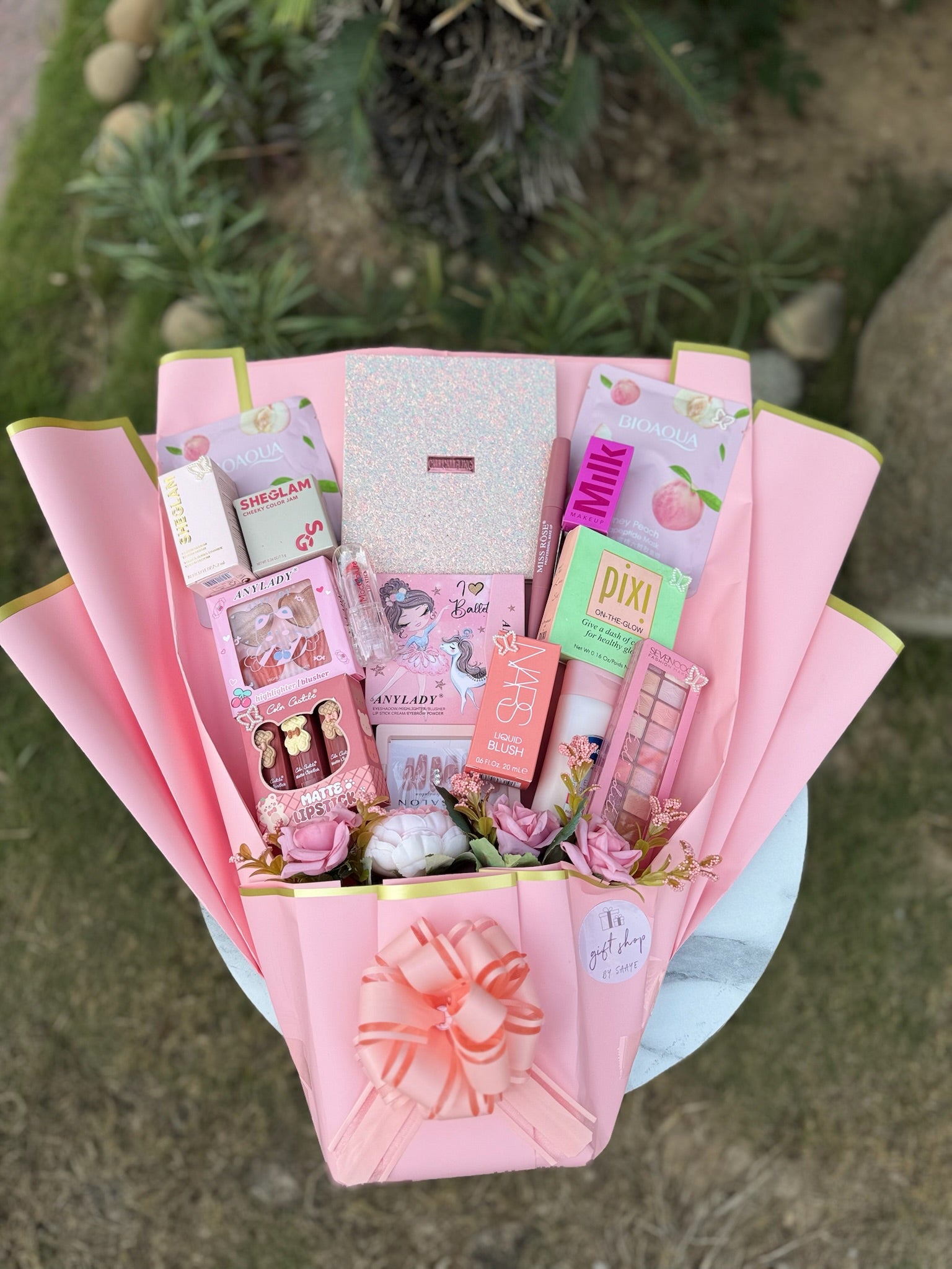 Makeup Bouquet