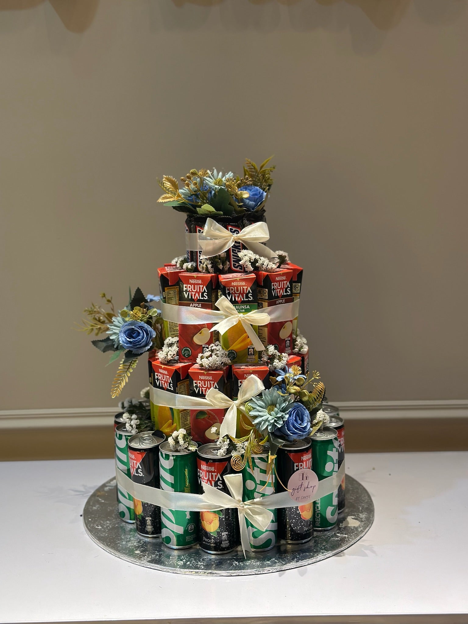 Royal Blue Delight Hamper
