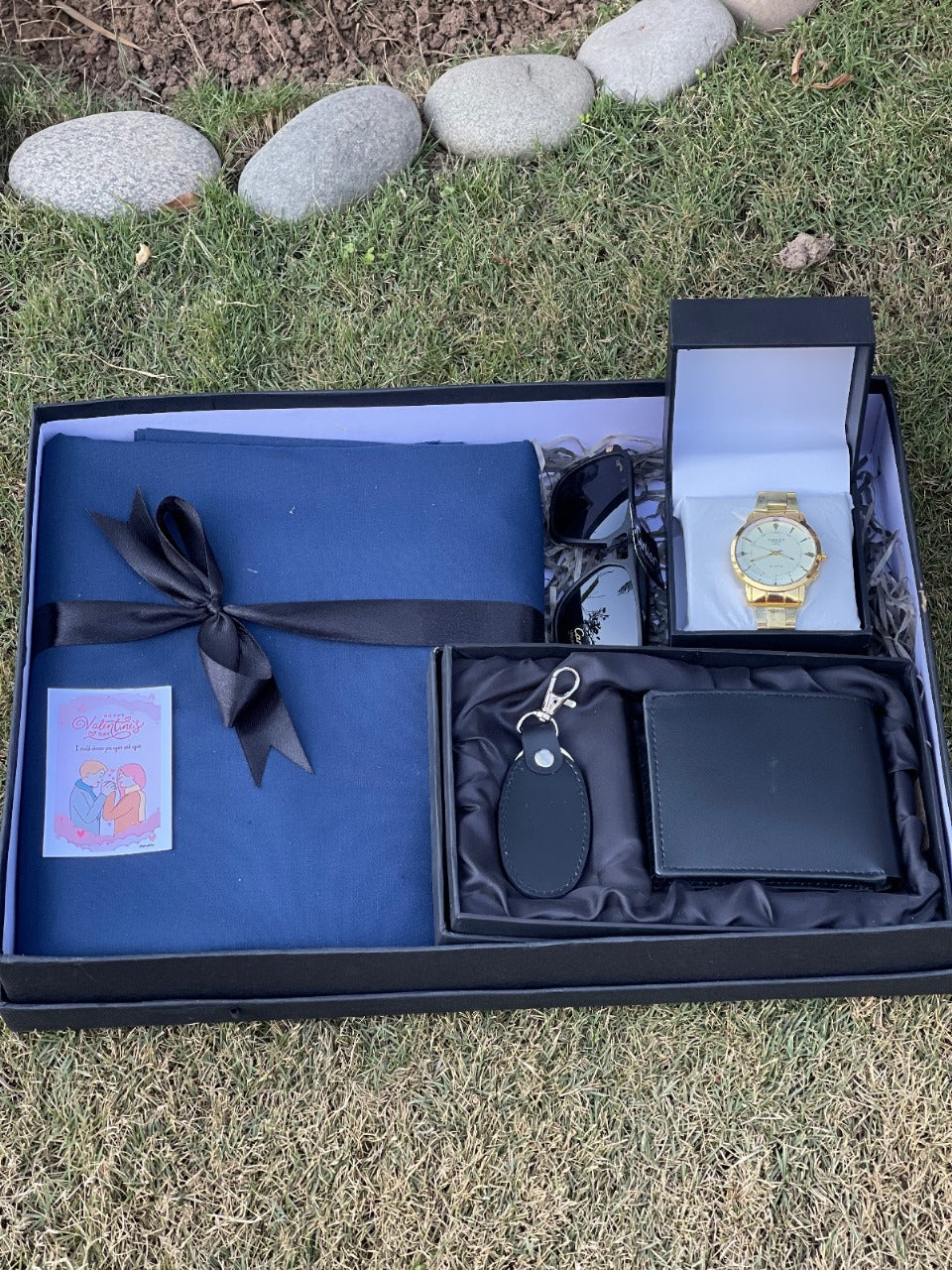 Luxury Men’s Gift Box – Suit, Wallet Set, Watch & Sunglasses