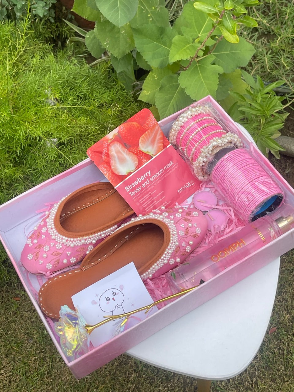 Luxury Women’s Giftbox – Khussa, Bodymist, Bangles & Self-Care Essentials